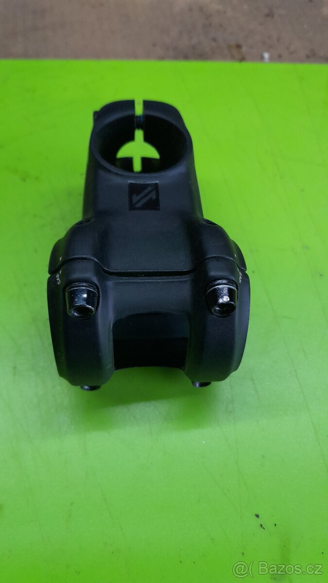 Nová řídítka s představcem Sixpack Mienium 805