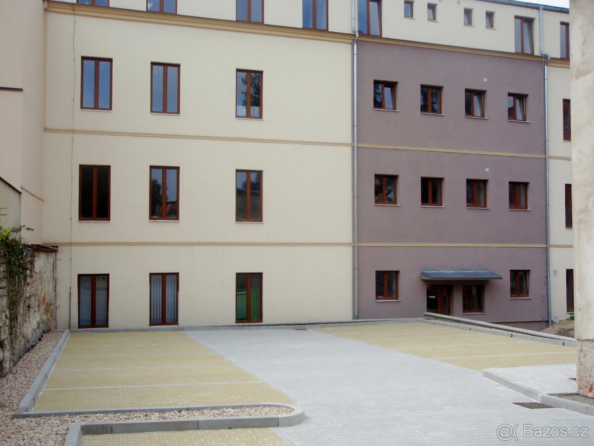 Parkovací stání v centru České Lípy