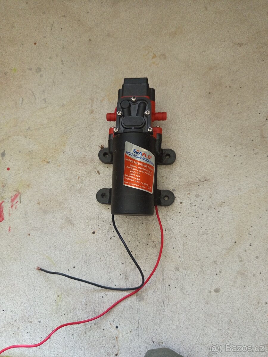 Prodám 12v vodní čerpadlo Seaflo do karavanu