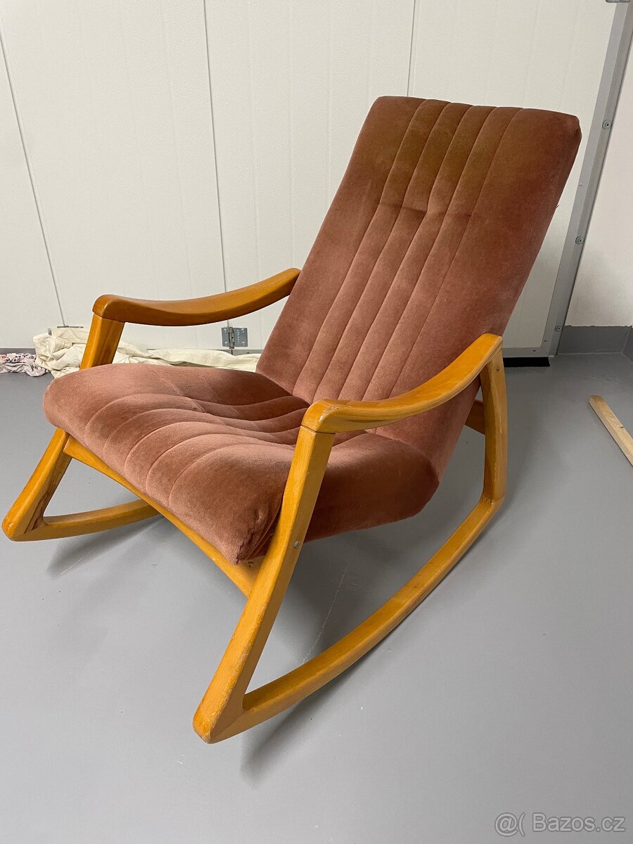 Houpaci kreslo TON