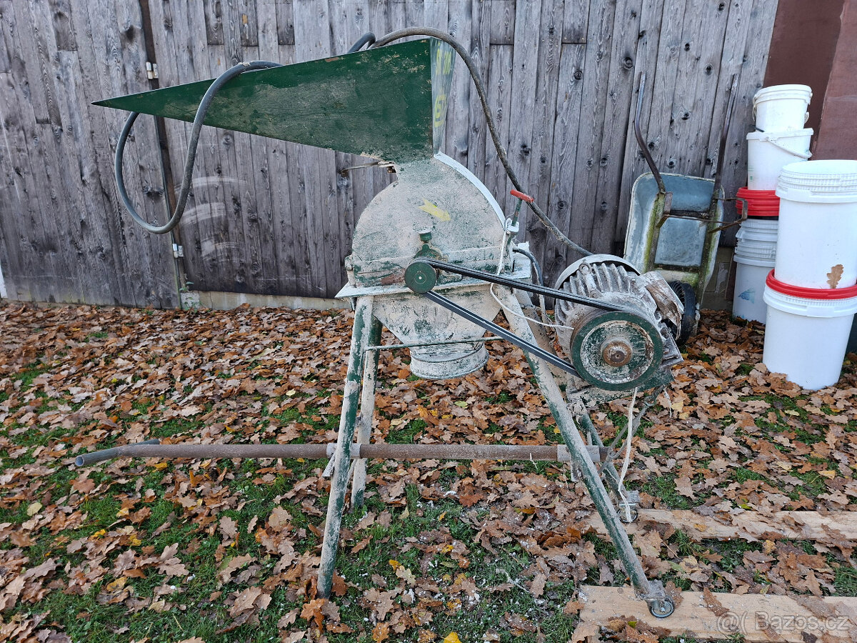 Kladívkový šrotovník ŠK 300