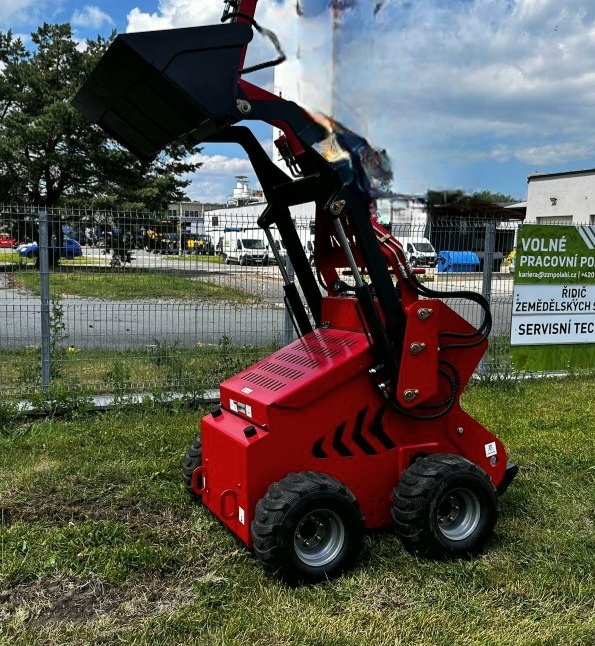 Smykový nakladač, efektivní pomocník