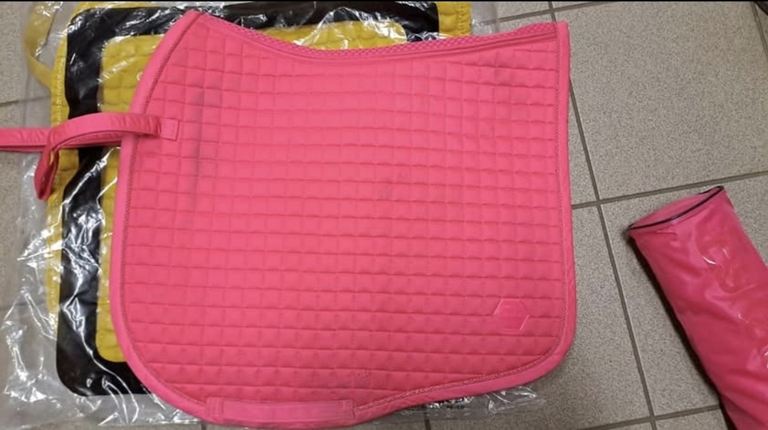 Eskadron dečka, bandáže pink