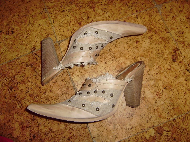 KOŽENÉ PANTOFLE vel. 39