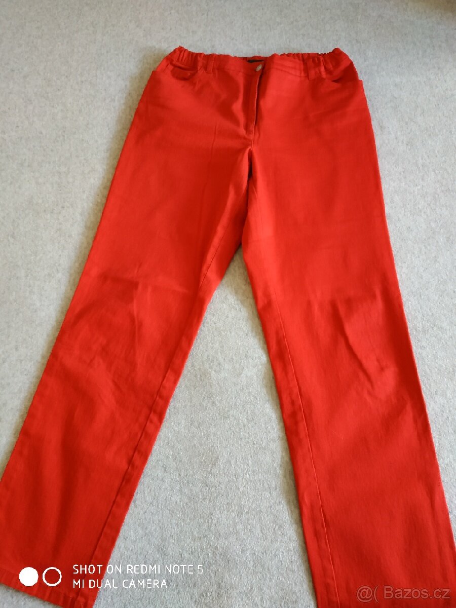 Červené kalhoty