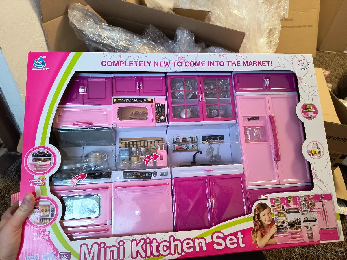 Nábytek pro panenky barbie