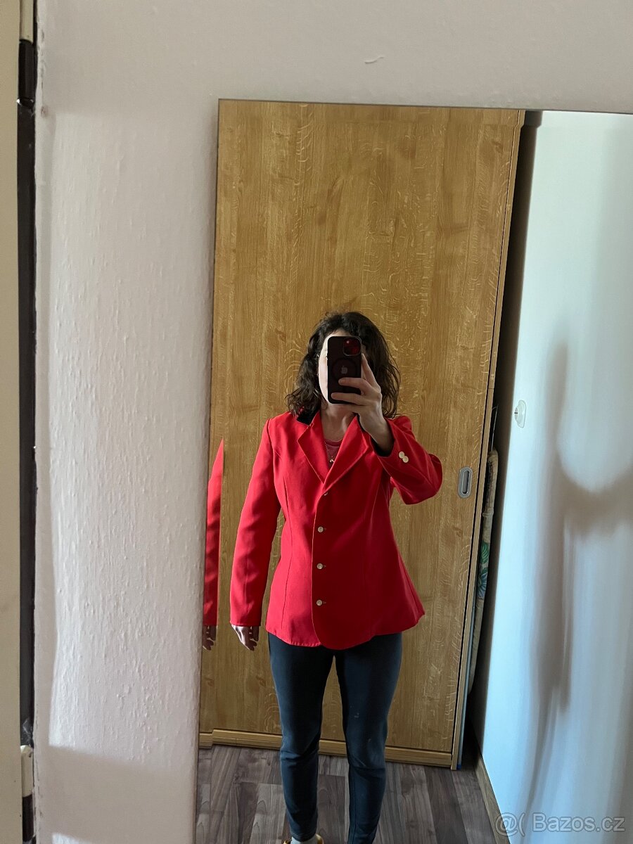 Prodám jezdecká saka velmi levně