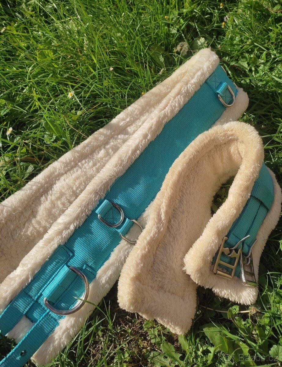 Lonžovací obřišník QHP, modrý s beránkem