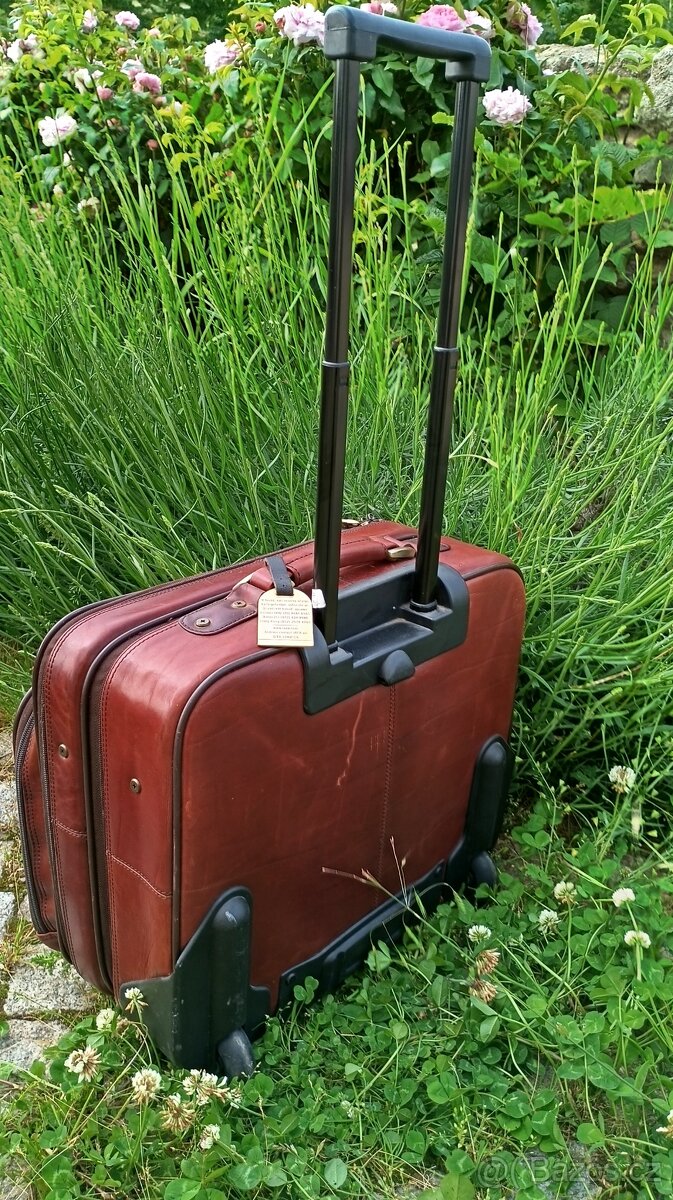 Luxusní kožené zavazadlo