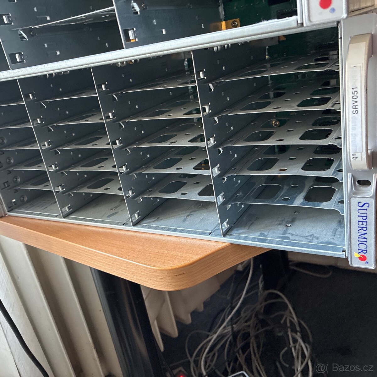 Supermicro 4U CSE-846, 24xLFF