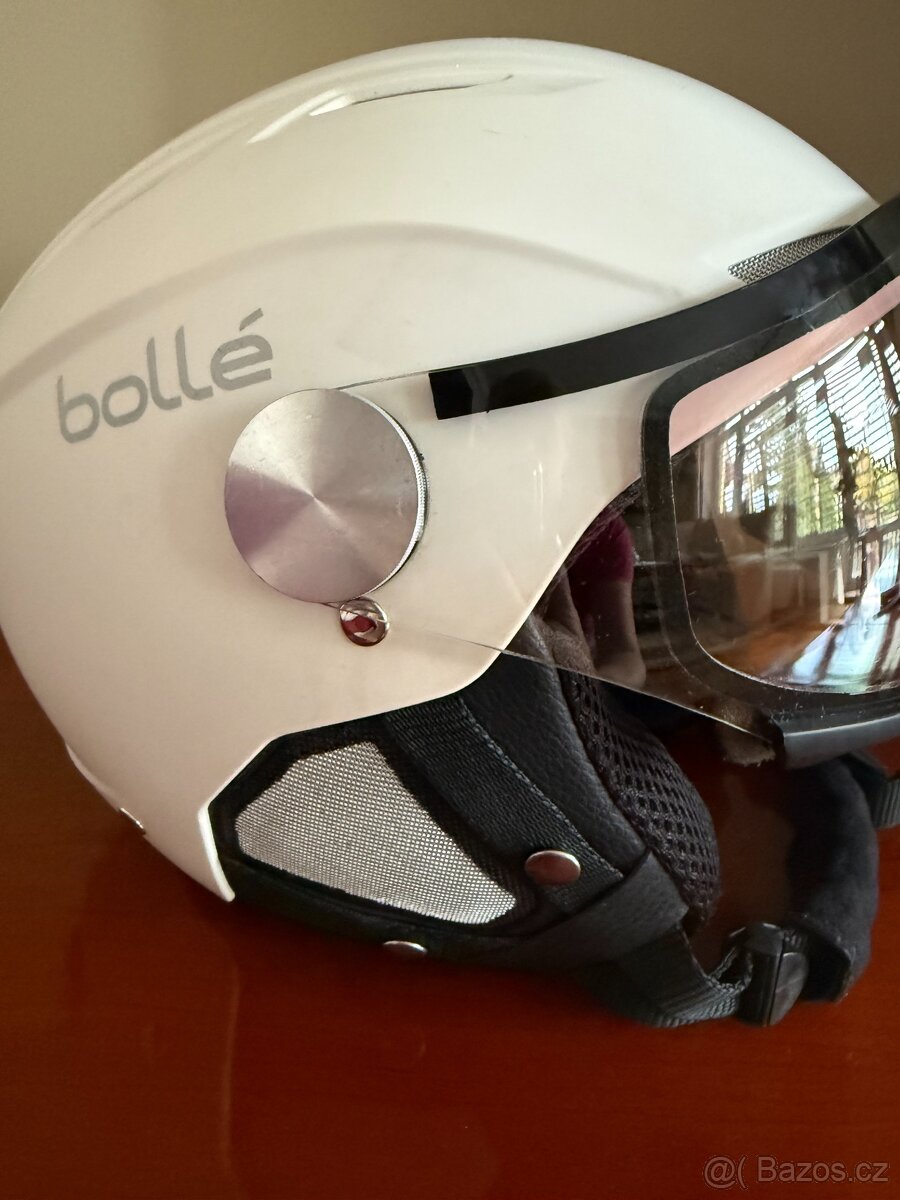 Dámská lyžařská helma Bollé