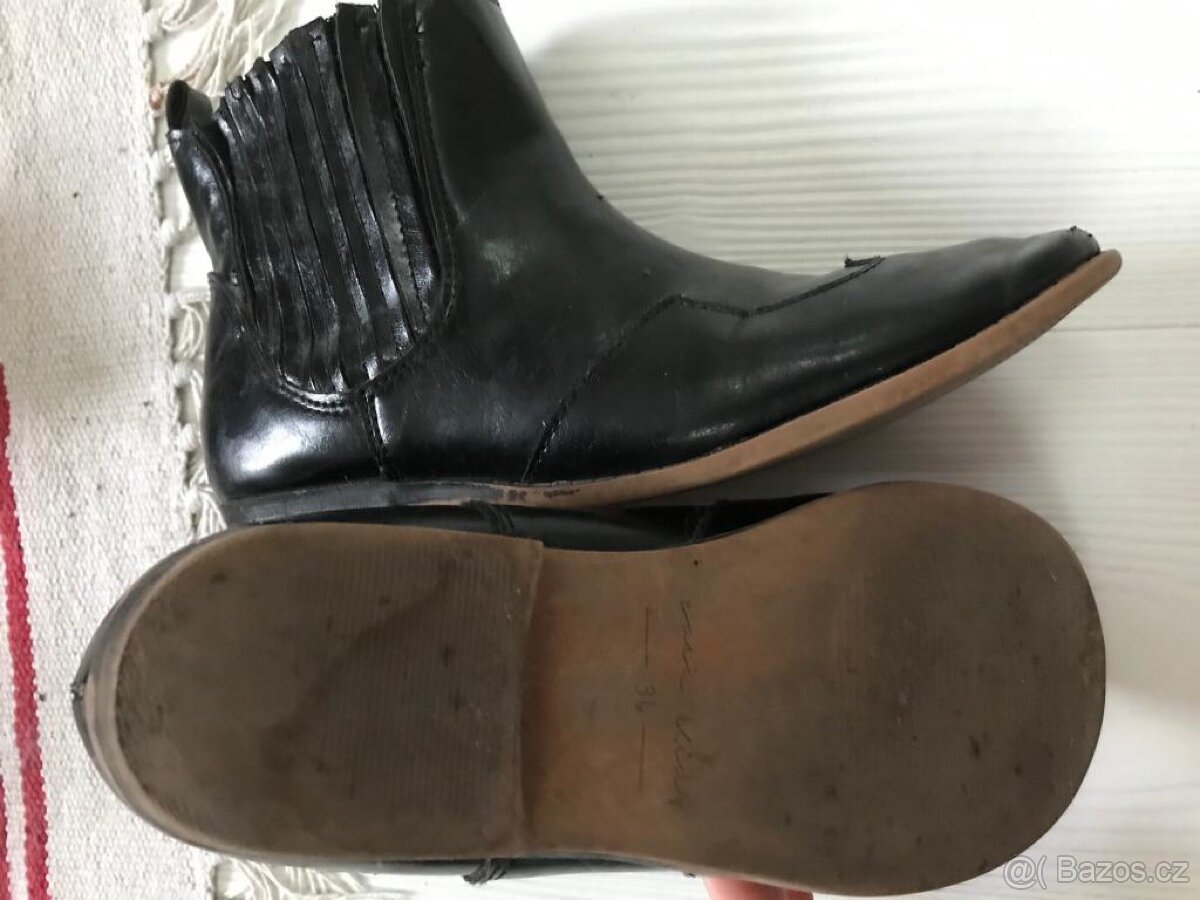 Dívčí lakýrky Zara velikost 36.