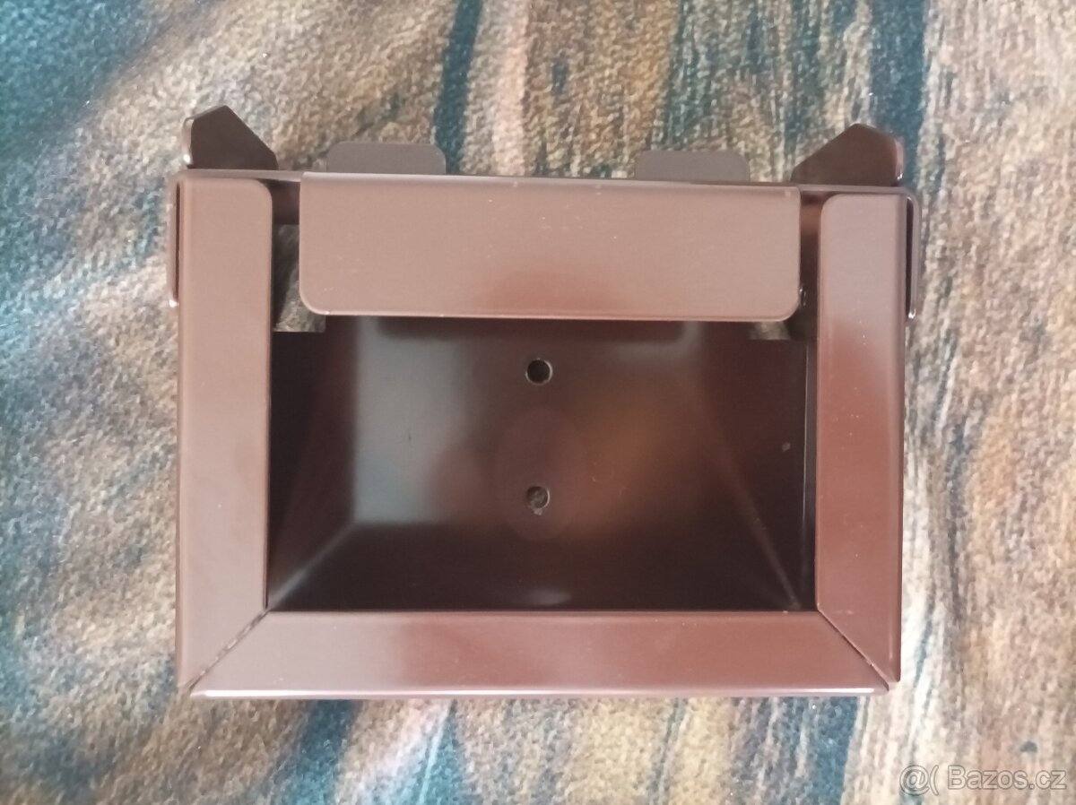 Ochranný kovový box pro akumulátor fotopasti