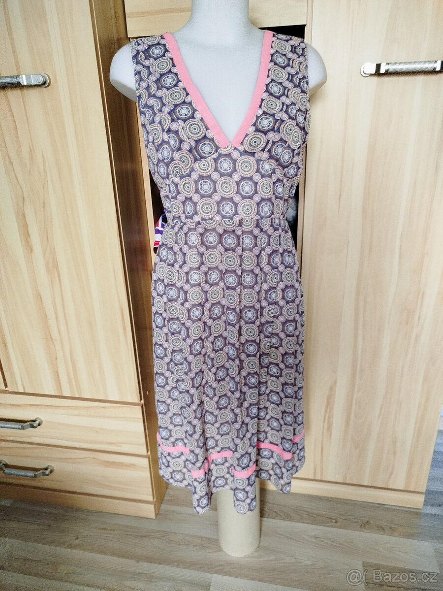 barevné šaty s růžovými pásky, zn.Amaranto