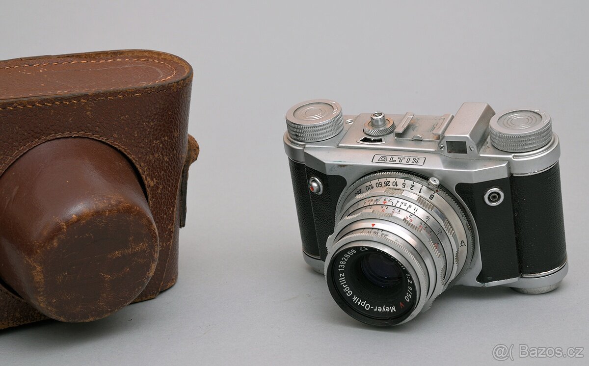 Historický fotoaparát ALTIX