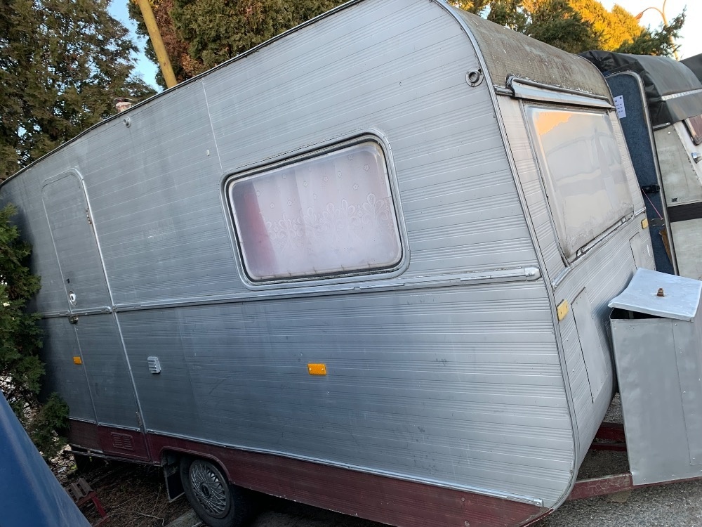 prodám karavan bez tp č .4