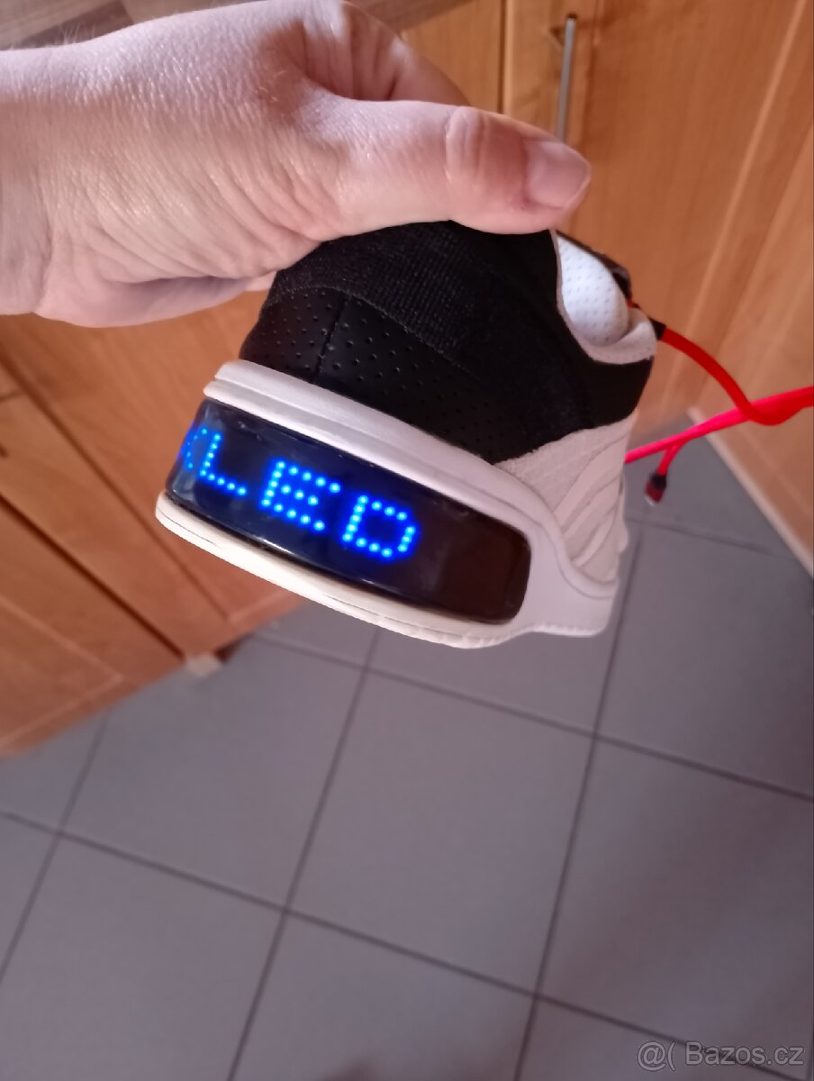 Tenisky Geox Xled svítící vel.39