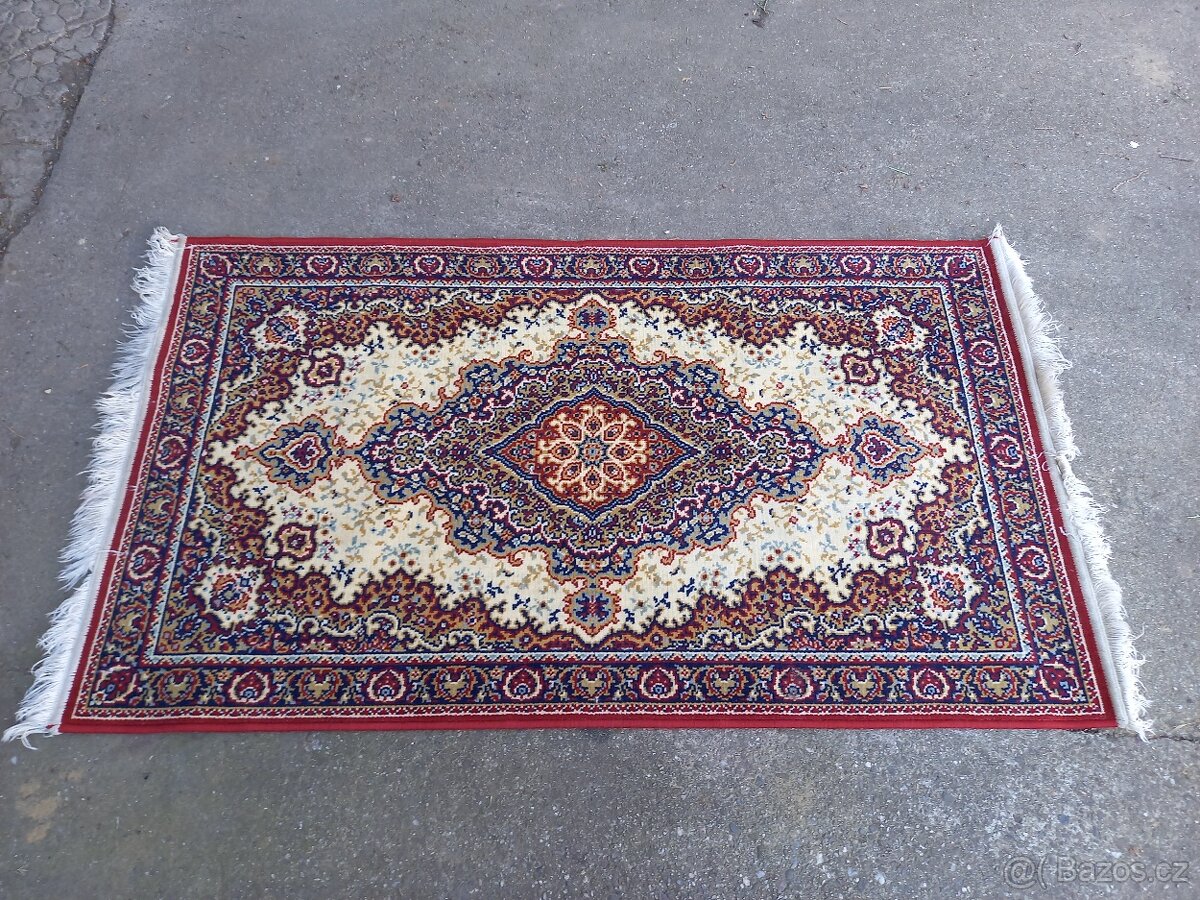 Krásný perský koberec 90x160cm