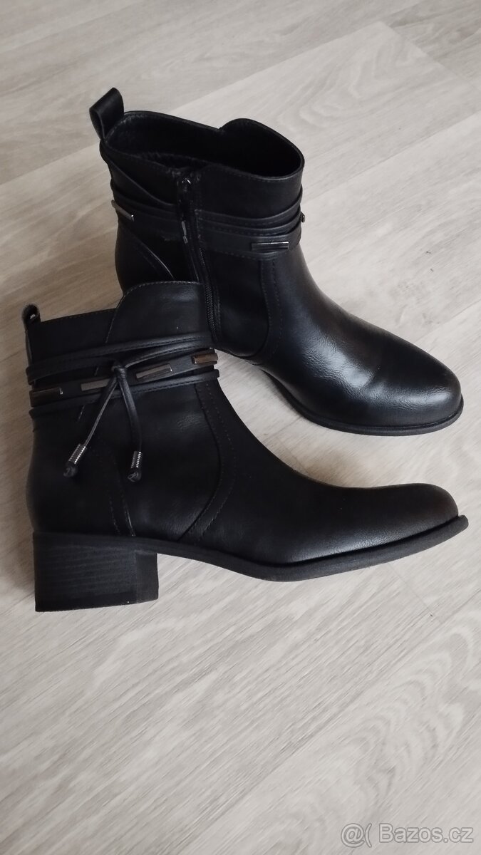 Nízké kozačky vel. 38