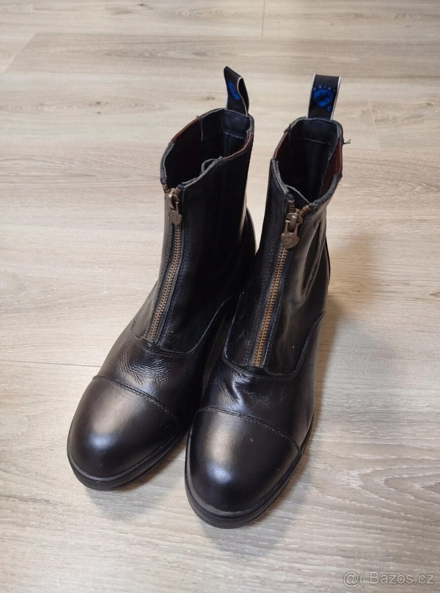 Jezdecké boty, perka