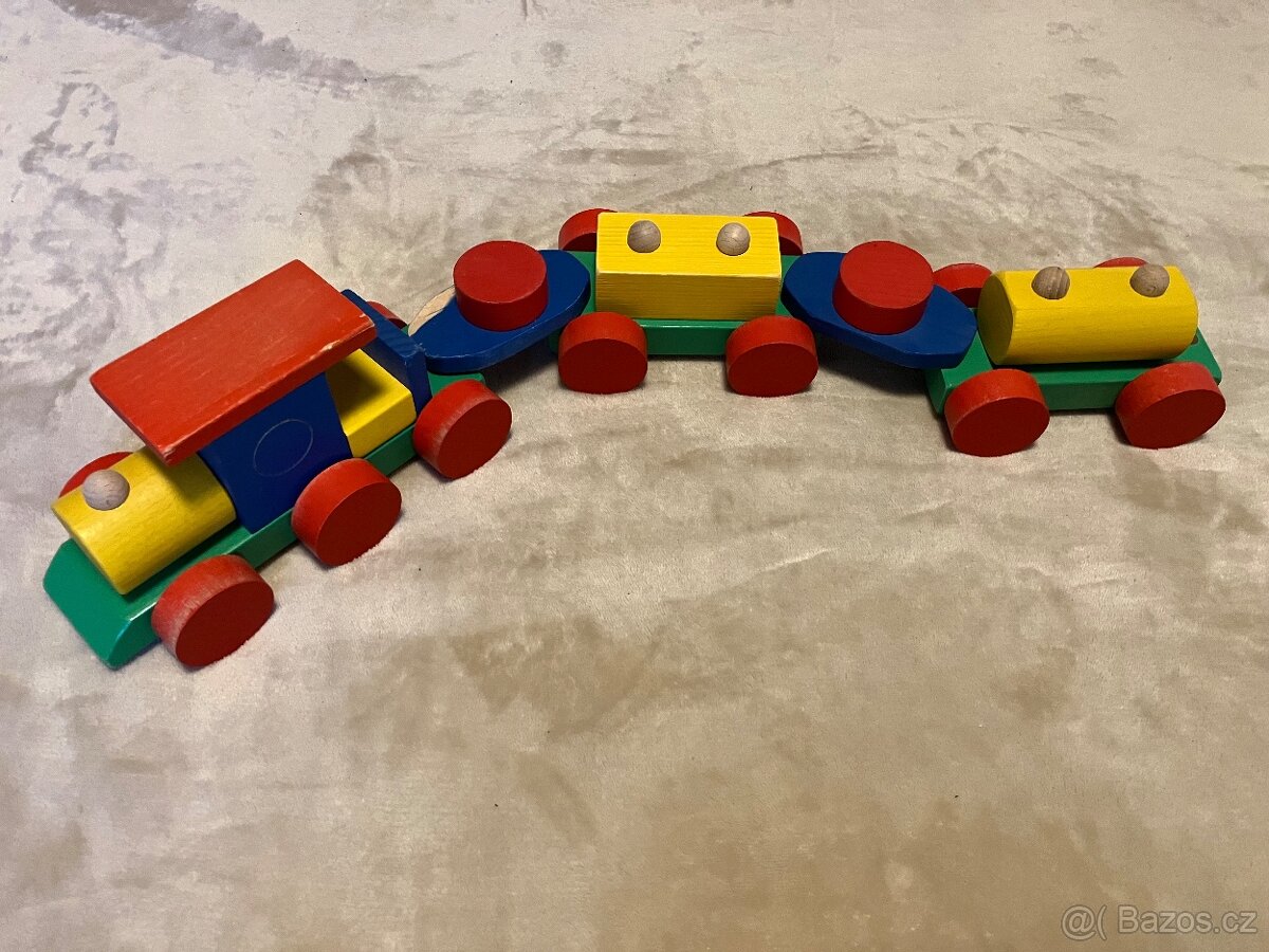 Dřevěný vláček