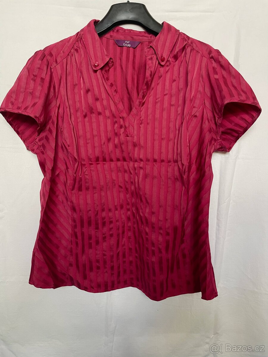 Halenka s V výstřihem