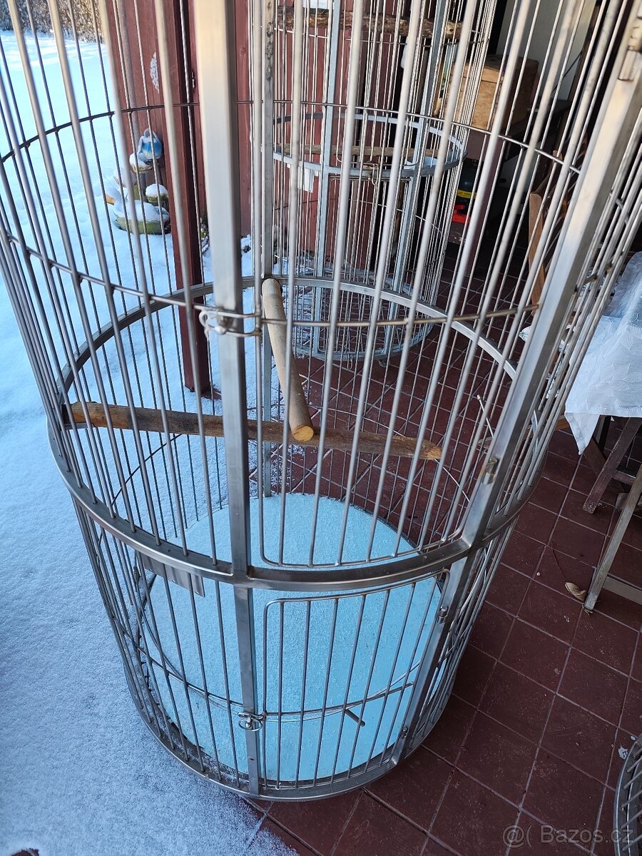 Klec pro většího papouška