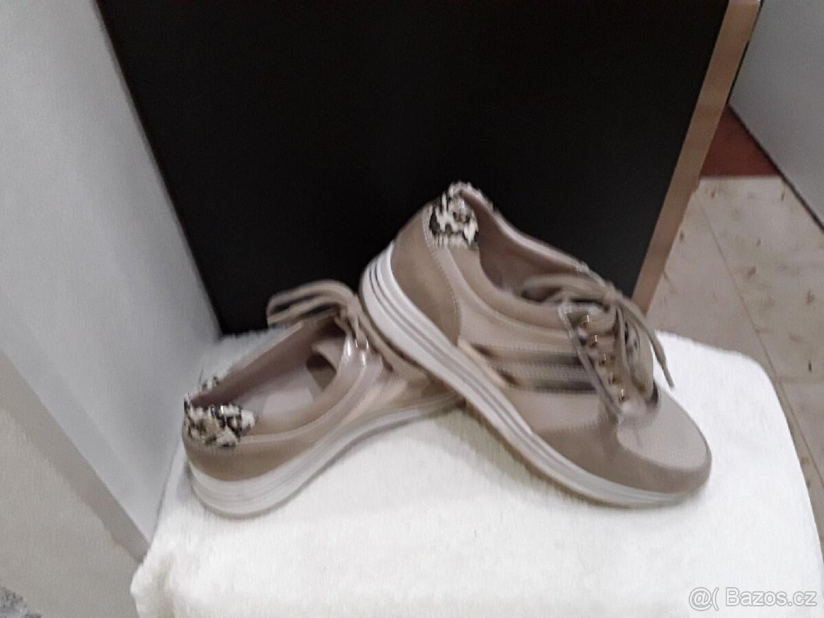 Nové sportovní boty vel.39