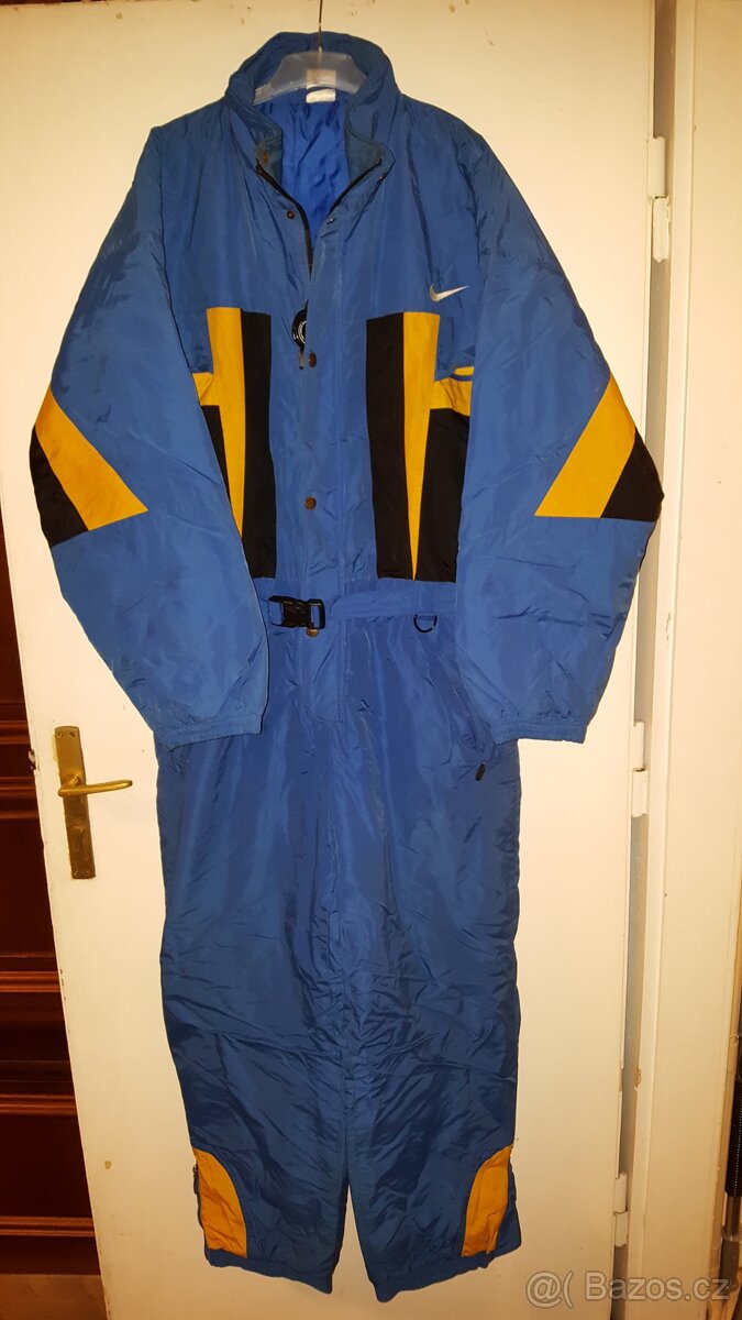 Lyžařská souprava značky Nike