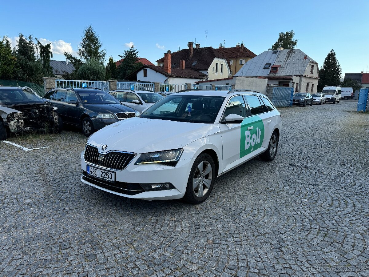 Pronájem Škoda Superb 2.0 TDi, 110 kW, taxi, BOLT, UBER