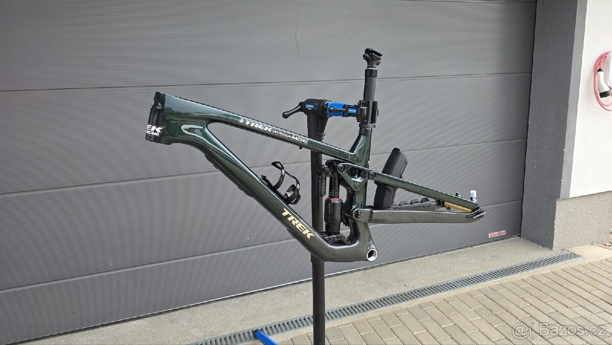 Trek slash gen 6 carbon L hipivot