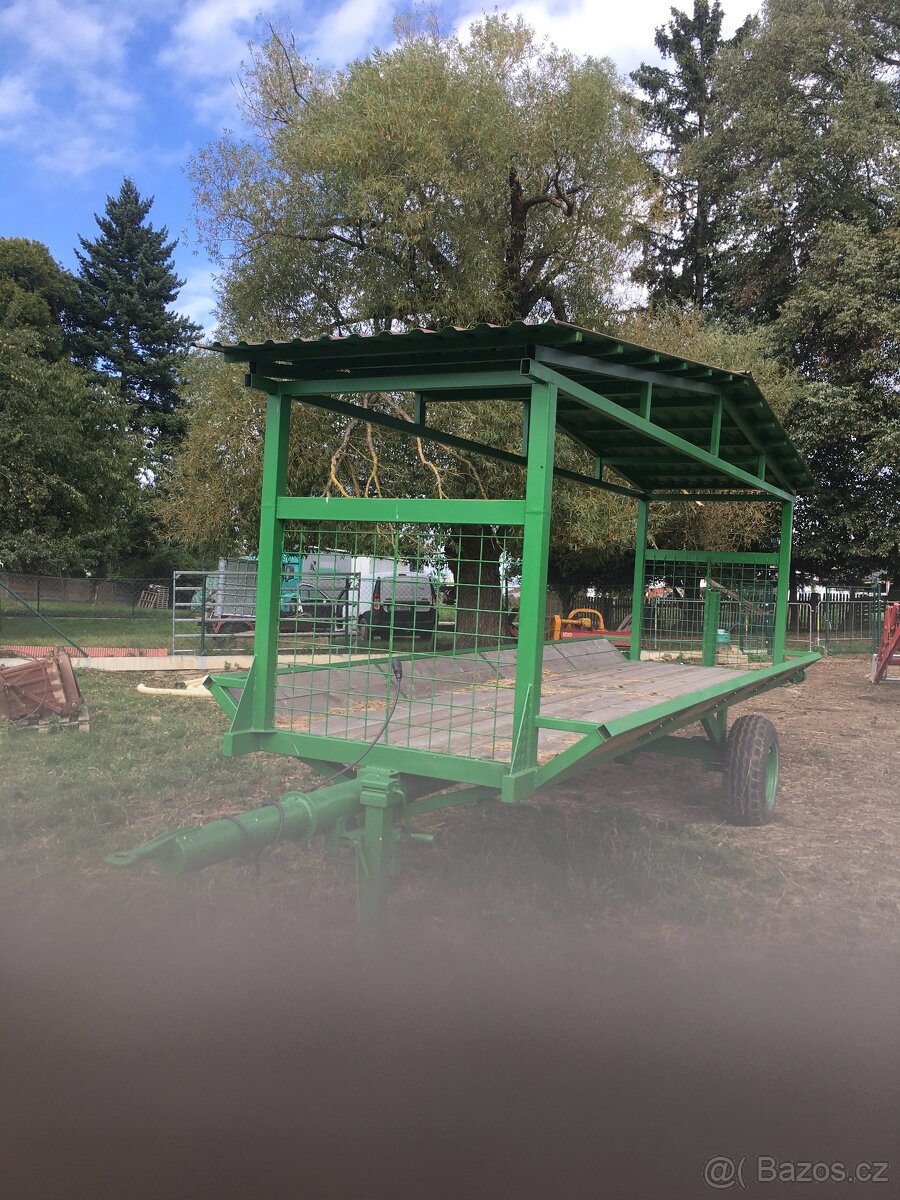 Vlek na baliky- krmný vůz