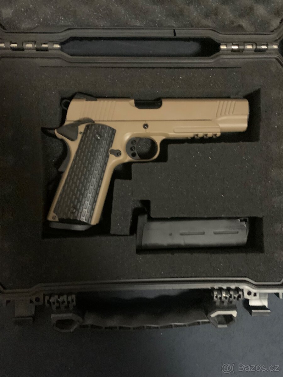 Airsoftová pistole plynová