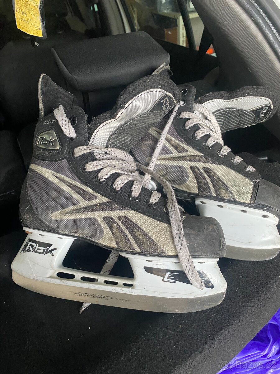 Prodám brankářské hokejové brusle