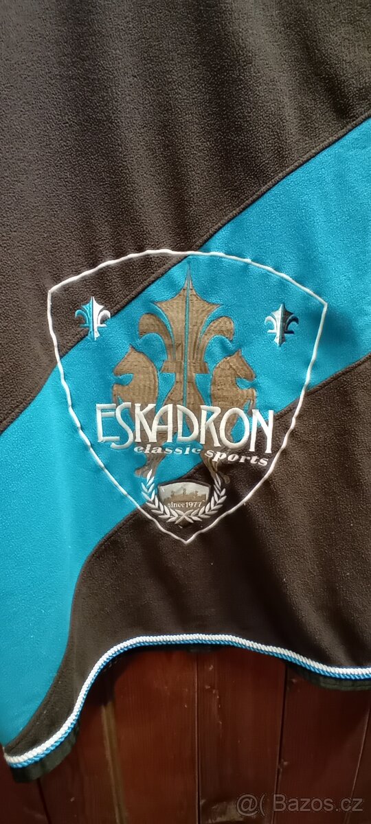 Odpocovací deka Eskadron