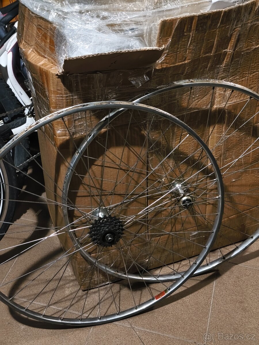 Zapletená kola Galli, Mavic.