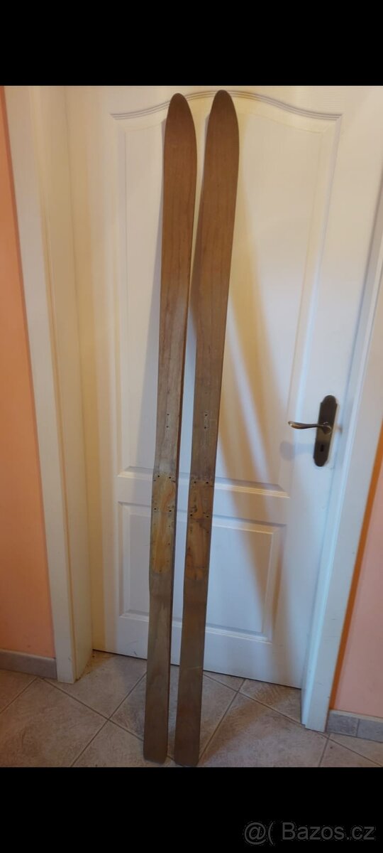 Dřevěné lyže