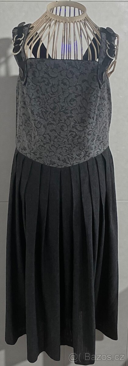 Dámské TEPLÉ šaty v selském, dobovém stylu vel. 40