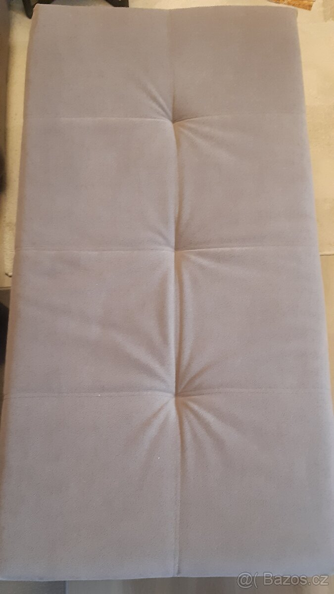 Taburet čalouněný na kolečkách