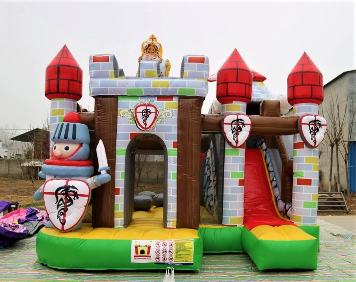 Skákací hrad se skluzavkou