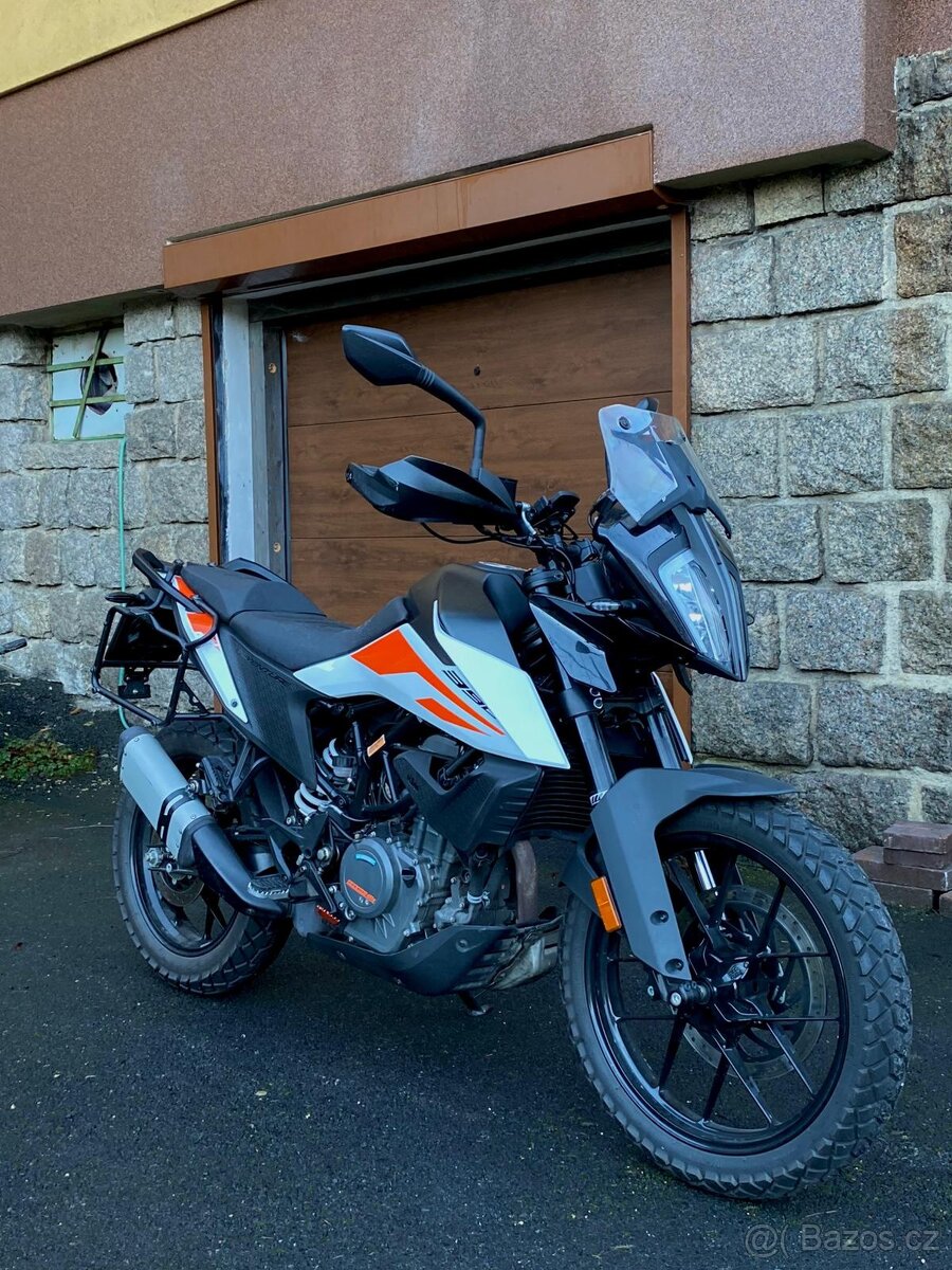 KTM Adventure 390 Quickshifter, kufry, vyhřívané gripy