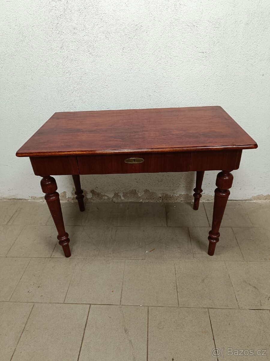 Starožitný stůl se šuplíkem