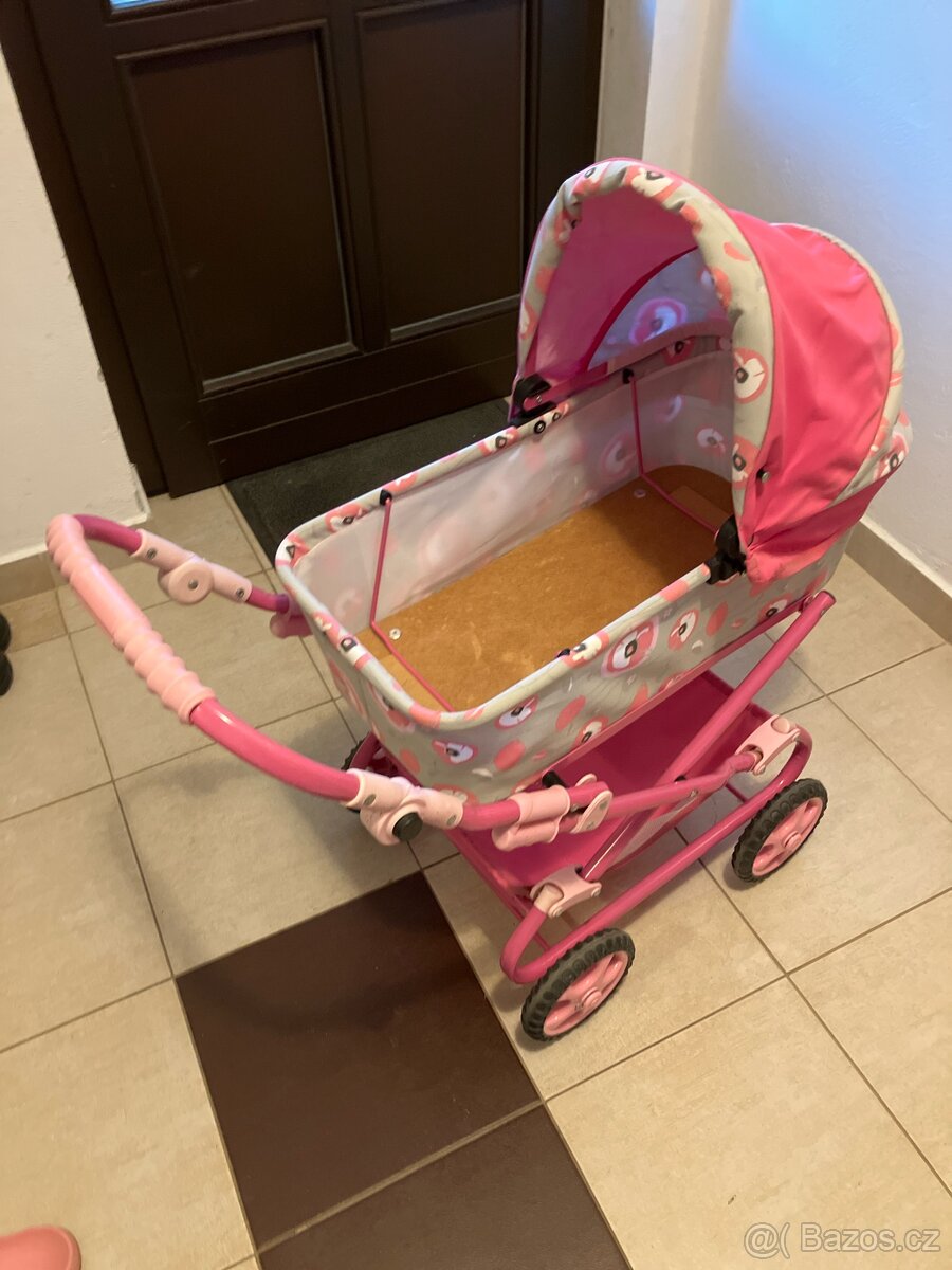 Kočárek na panenky