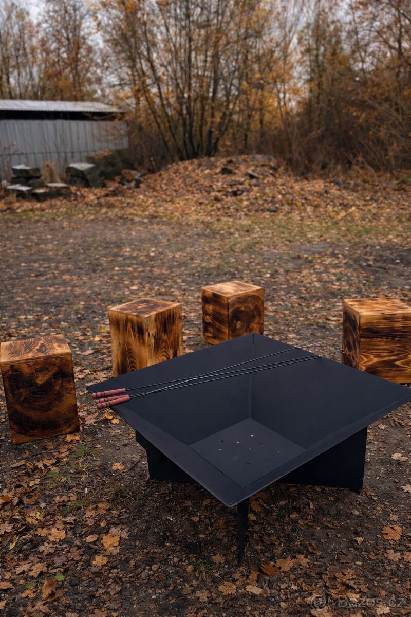 Ohniště + sedáky + opékáčky = doprava ZDARMA