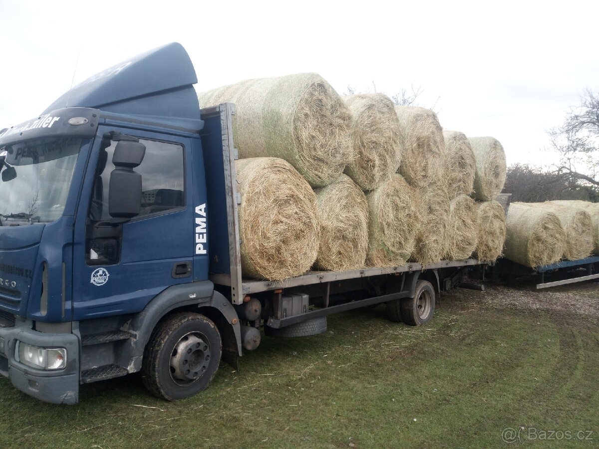 Seno kulaté balíky