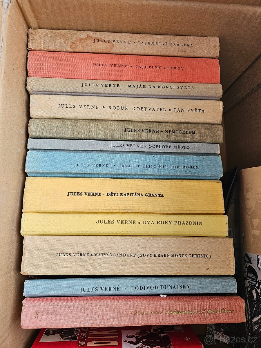 12. Románů JULES VERNE za 1200kč..