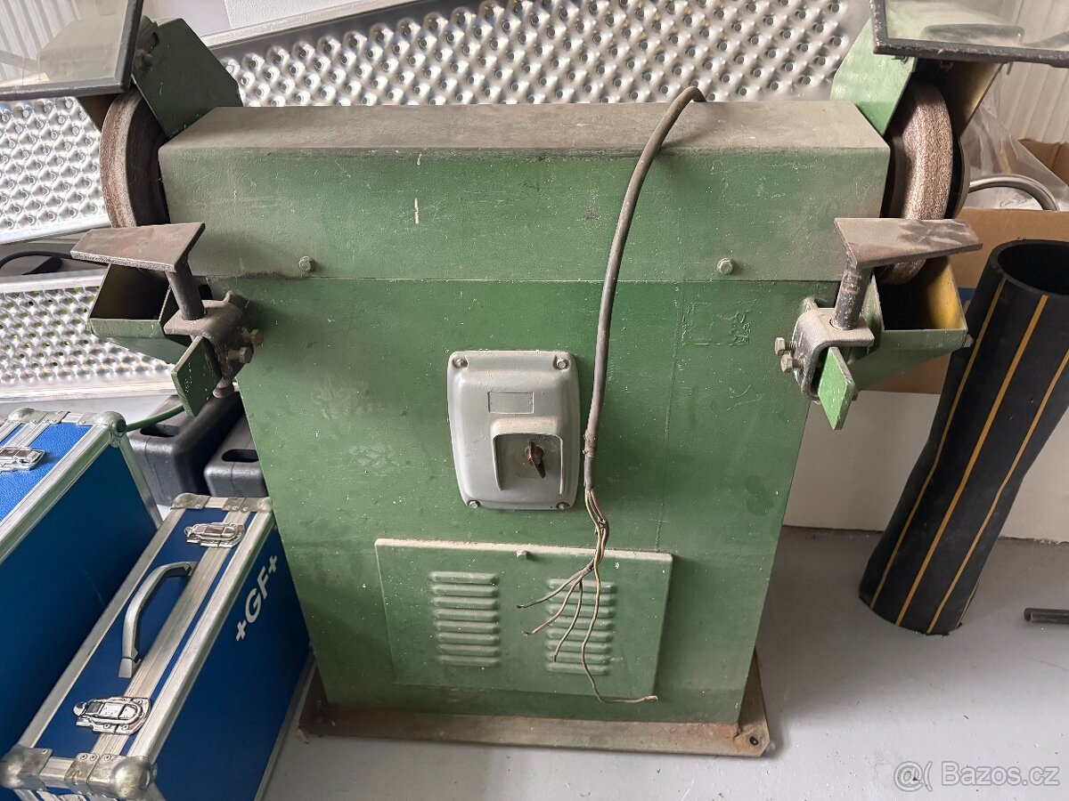 Stojanová bruska dvoukotoučová