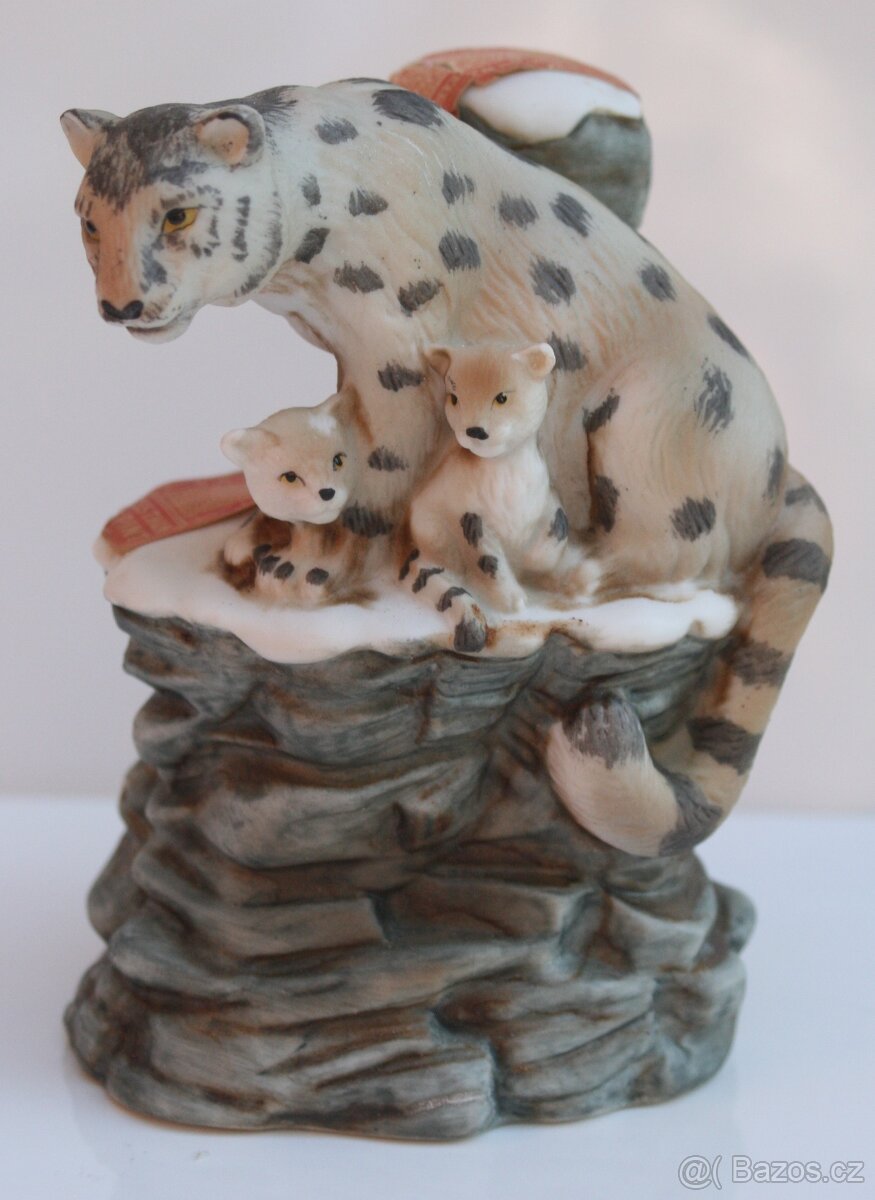 Porcelánová miniaturní karafa SKI COUNTRY Snow Leopard