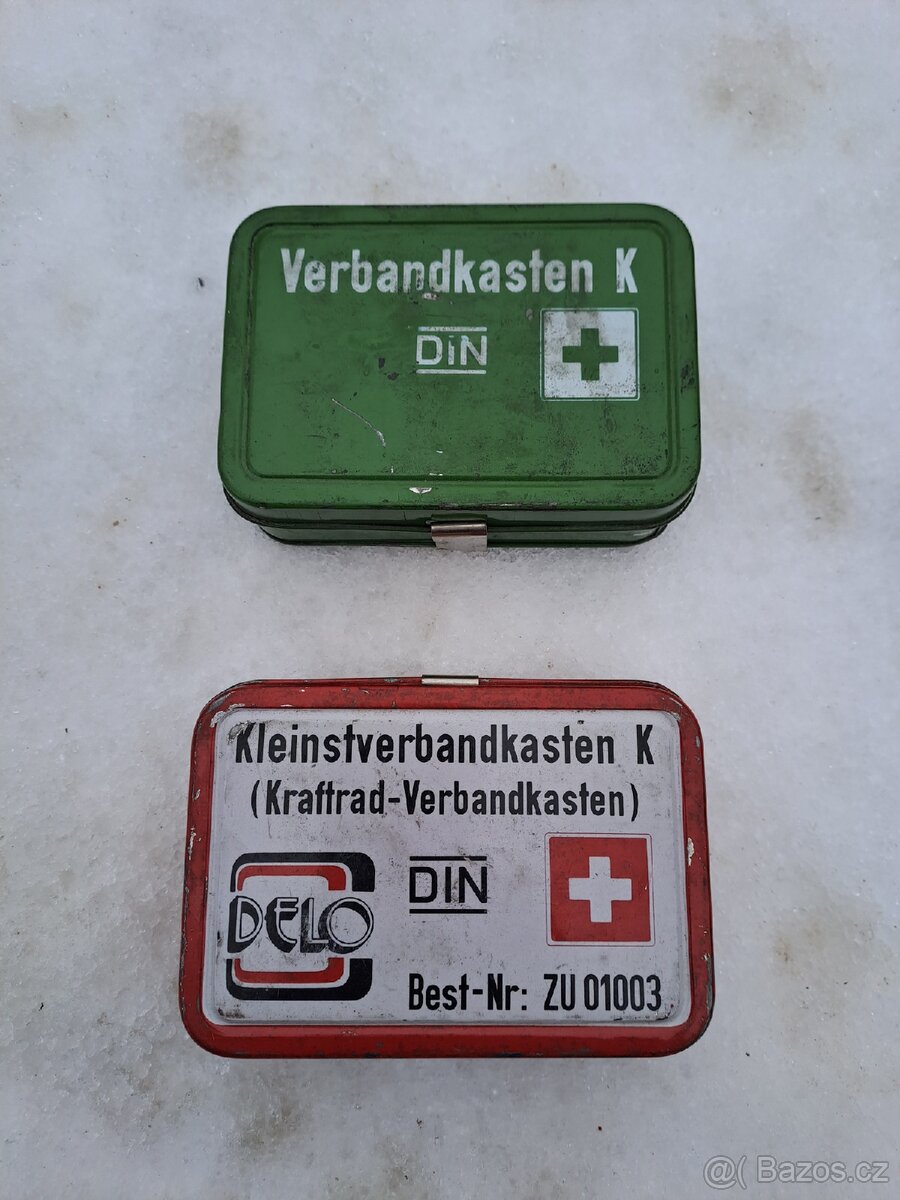 Dobové auto/moto lekárničky