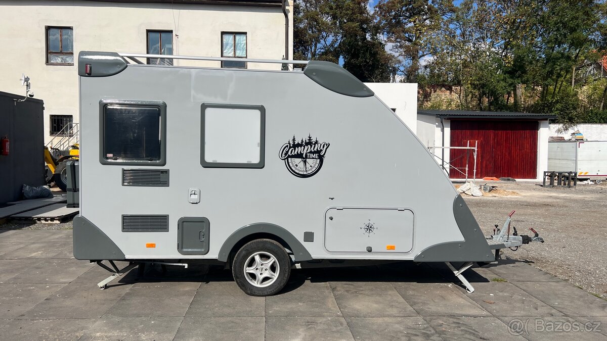 Karavan Knaus Sport na přepravu motorek